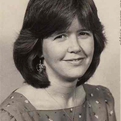 A photo view of Ruth Lawson-Stopps.