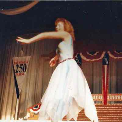 Corrie Pottle doing a free style point routine.