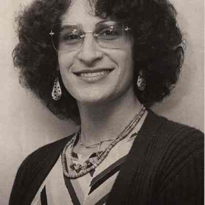 A photo view of Linda Heller. 10/6/1976.