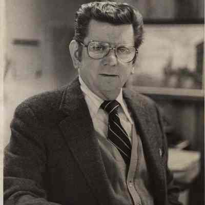 A photo view of Campbell Niven.