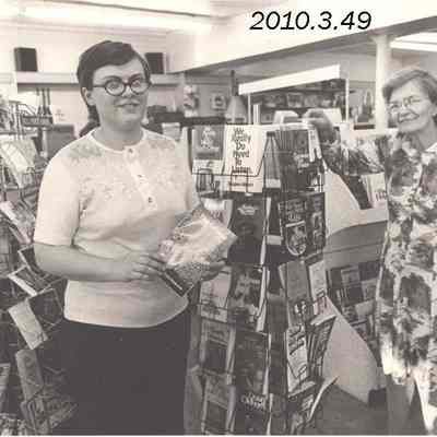 Dorothy and Elizabeth Moody