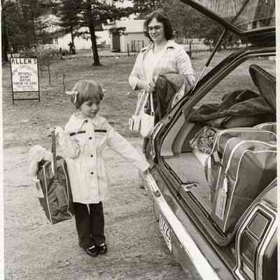 Julie Bradstreet, Doris Bradstreet