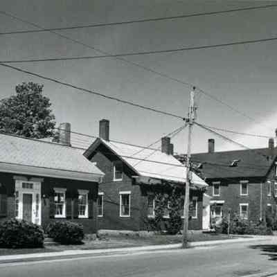 A photo of the houses on Lincoln Street.