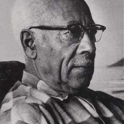 A photo view of Arthur Clayton.