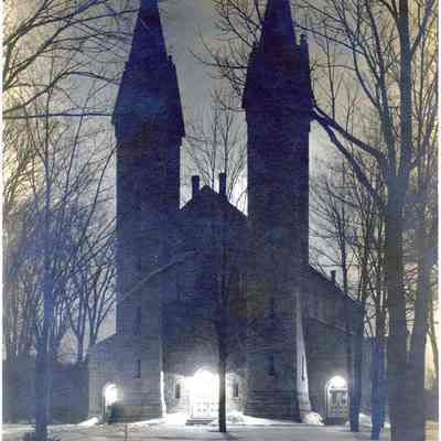 A photo of Bowdoin Chapel at night.