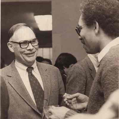 A photo view of two men.