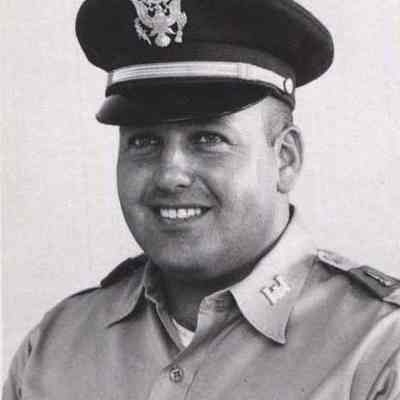 A photo view of Capt. Stephen Wilson.