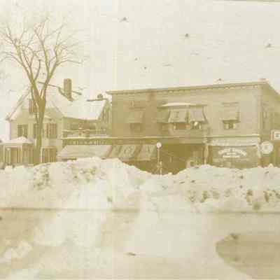 Maine Street at Pleasant Street