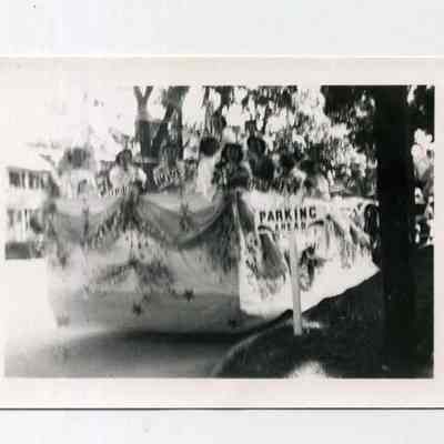 Float in the Brunswick Bicentennial Parade