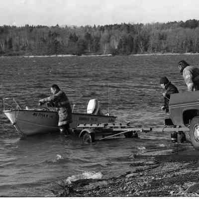A photo view of clammers on Middle Bay.9/30/1988.