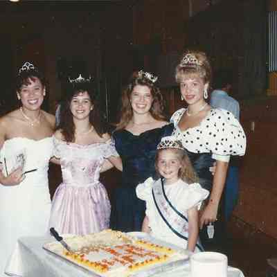Autumn Ison, Heather Wilkes, Crystal, Lisa Kelly and Leah