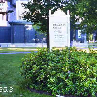 Bowdoin College sign