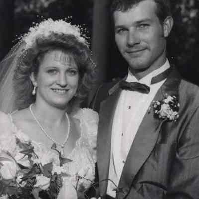 A photo view of Lisa and Wendall Card Jr.