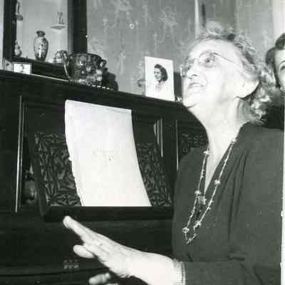 Mary Lilly