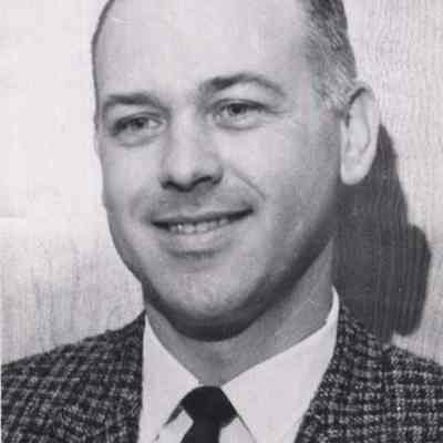 A photo view of Carl Wight.
