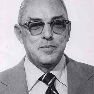 A photo view of George Barnes.