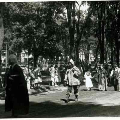 Rustic Costumes at the Brunswick Bicentennial Parade