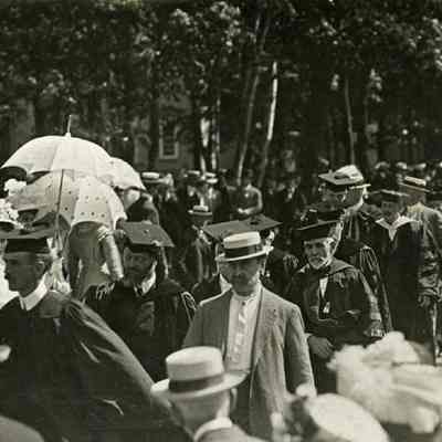A B/W picture postcard of Bowdoin Commencement Procession. 10/1914