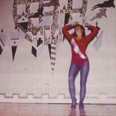 A color photograph of Vanessa Pierce contestant #6