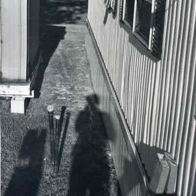 An alley by the Linnhaven residence