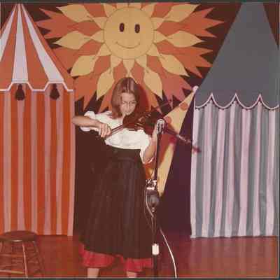 Julie Stanton playing a classical tune, "Csardis" on her violin.
