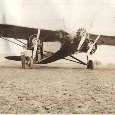 Tri-motor airplane, Brunswick