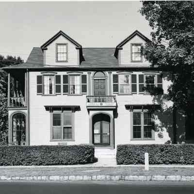 J Chamberlain House c 1984