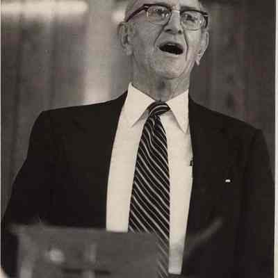 A photo view of Rev. Daniel Bliss.