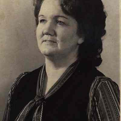 A photo view of Rev. Marilyn Parker. 4/10/1981.