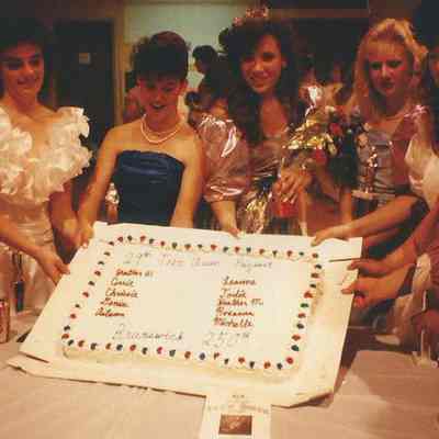 The cake at the reception.