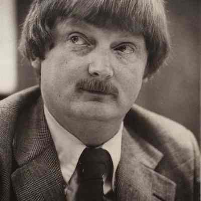 A photo view of David Huntington.