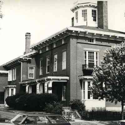 A photo of the Skolfield-Whittier House.