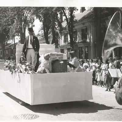 200th Anniversary Parade -- Cabot Mill Float