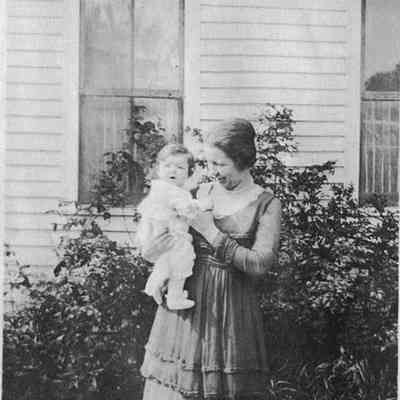 Elsie and Carol Stover