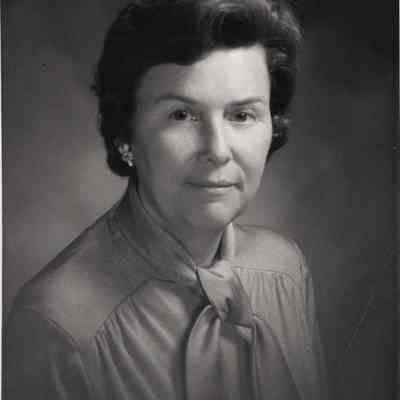 A photo view of Dorothy Wakely.