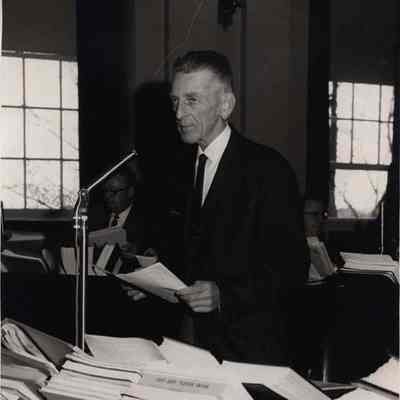 A photo view of Ralph Brewer.