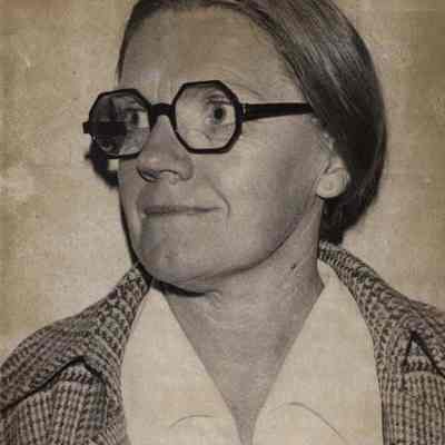 A photo view of Dorothy M. Wallace.