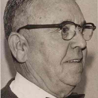 A photo view of Harold J. Carter.