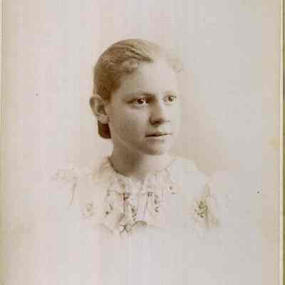 Burcket Graduates BHS 1893