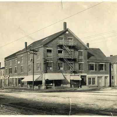 Maine St, Hinkley-Day Block