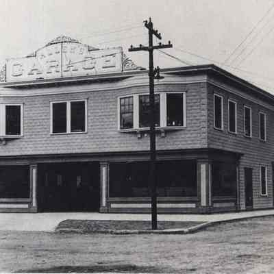 A photo view of Allen's Garage.
