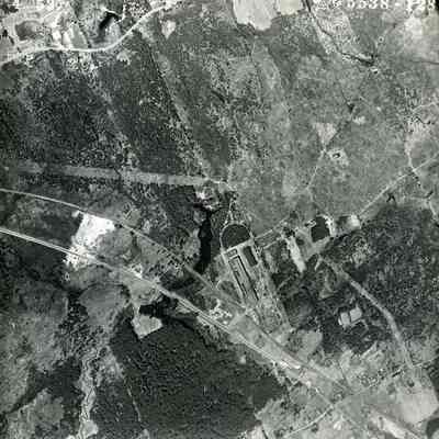 An aerial view of the Old Bath Road. 5/4/1953.
