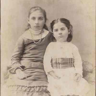 Hattie and Daisy Parsons