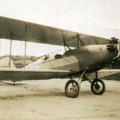Kinner-Eagle plane landed in1938.