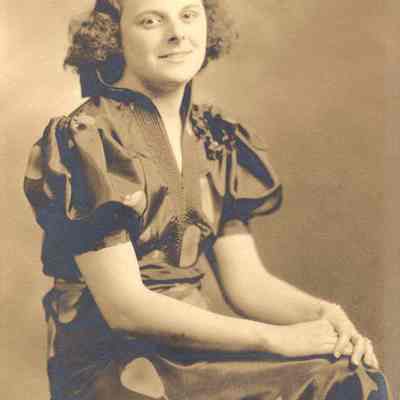 A photo of an unidentified lady.