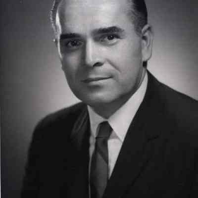 A photo view of Dr. Robert R. Monahan.