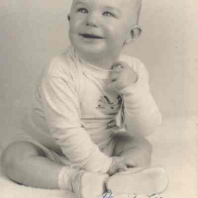 A photo of David Lee Gordon age 6.1/2 months.