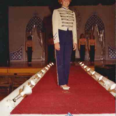 A color photograph of contestant #2 Kim Handwrite