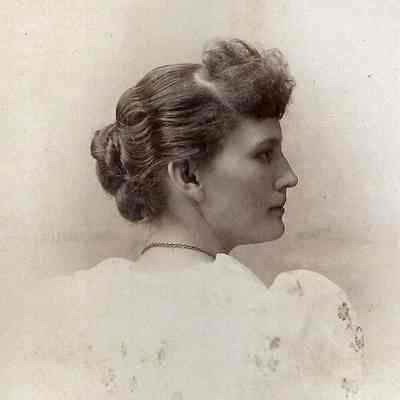 Unidentified young woman
