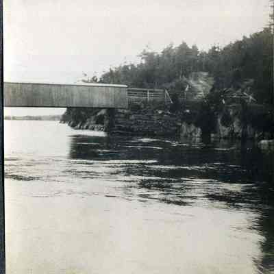 Bridge between Orr's and Great Island